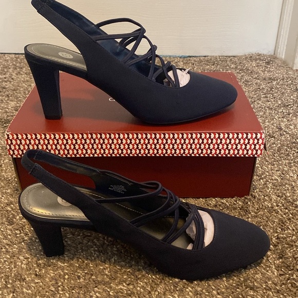 Dressbarn Women’s Navy Blue Strappy Heels sz 9 NIB - Picture 5 of 7